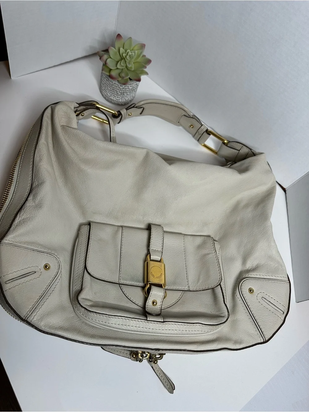 Marc Jacobs Cream Leather Hobo Shoulder Bag with Gold Hardware